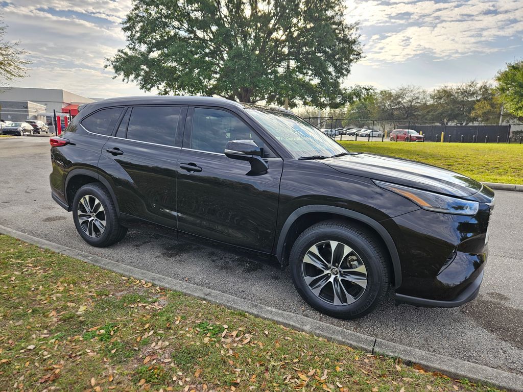 2021 Toyota Highlander XLE 7