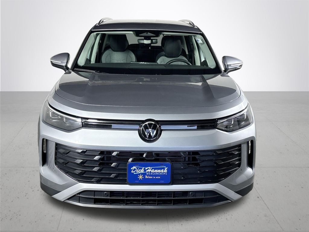 2025 Volkswagen Tiguan S photo 3