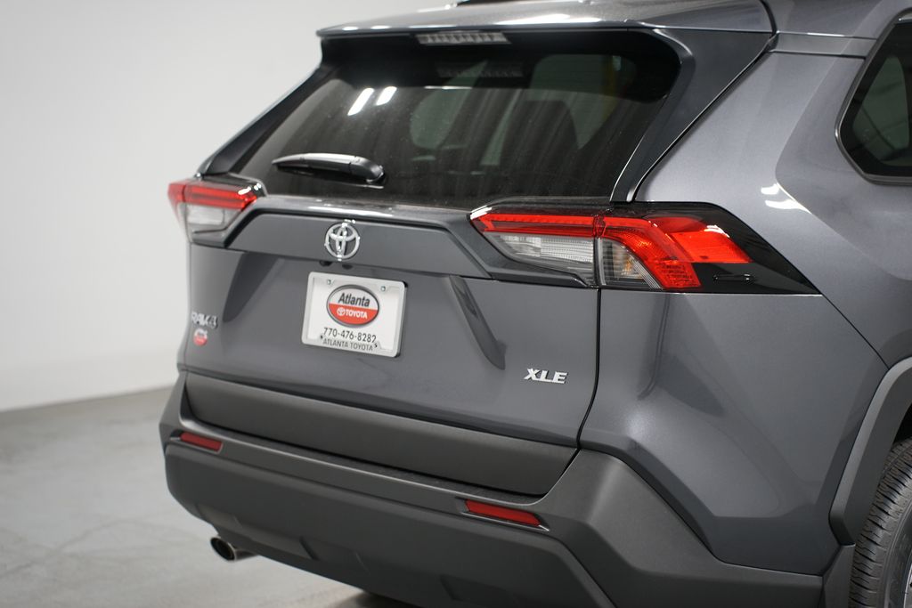 2025 Toyota RAV4 XLE 9