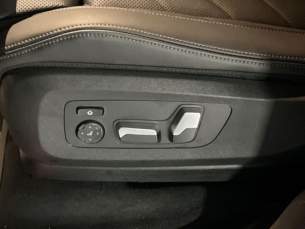 Thumbnail: 2026 BMW X5 - 12