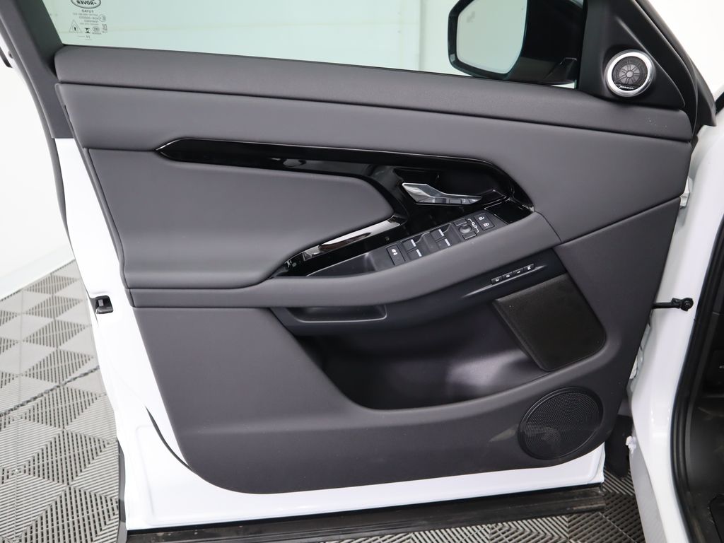 2025 Land Rover Range Rover Evoque S 26