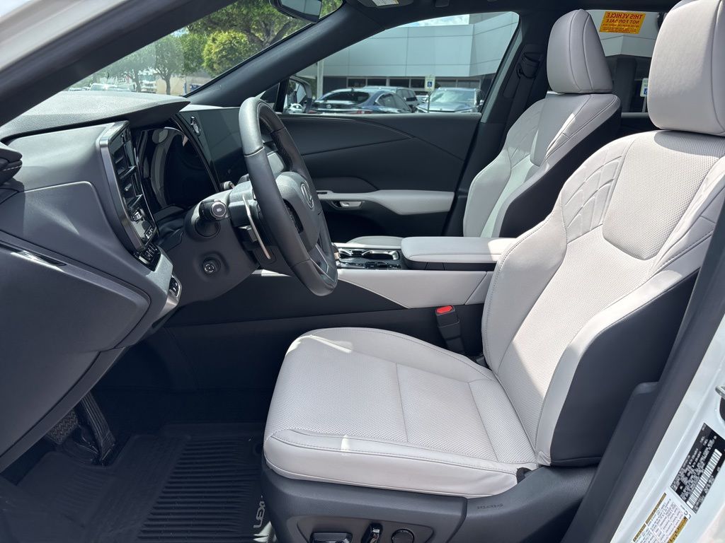 Thumbnail: 2023 Lexus RX - 19