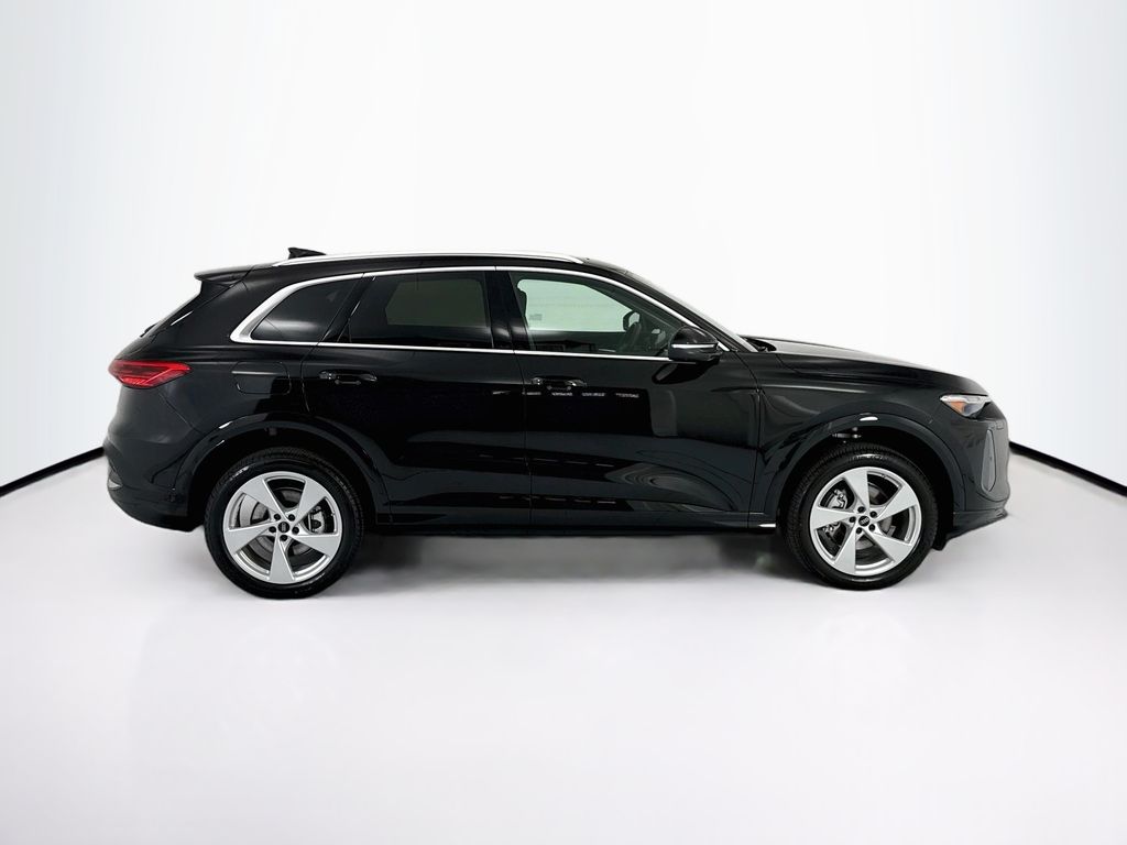 Thumbnail: 2026 Audi Q5 - 4