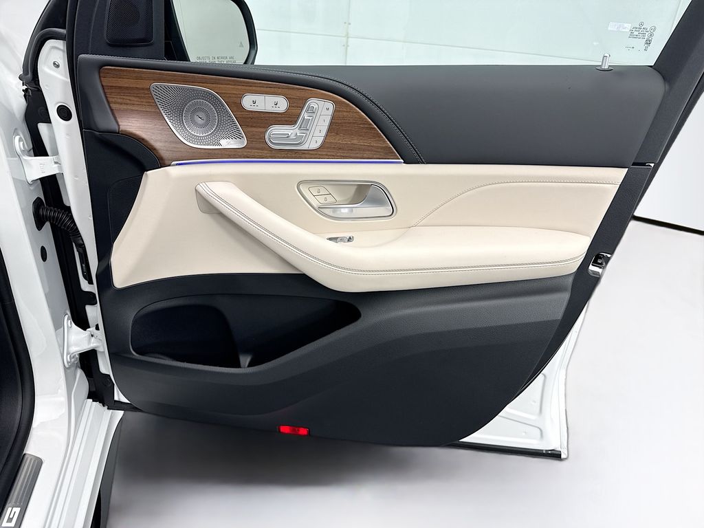 Thumbnail: 2026 Mercedes-Benz GLE - 24