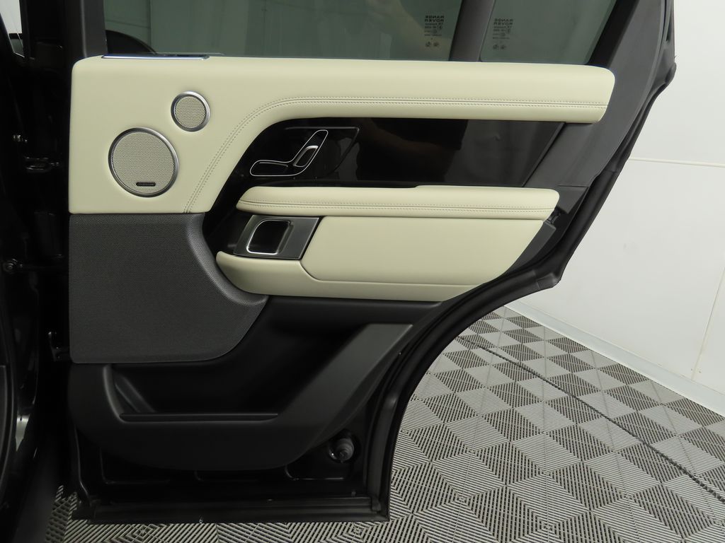 Thumbnail: 2022 Land Rover Range Rover - 27