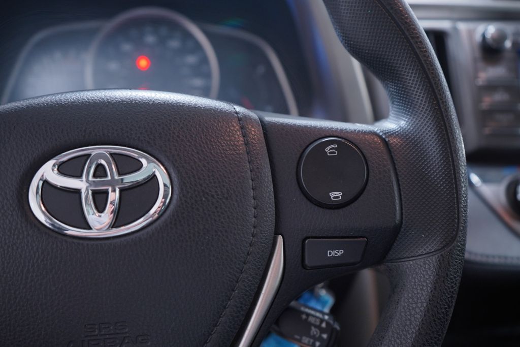 2013 Toyota RAV4 XLE 19