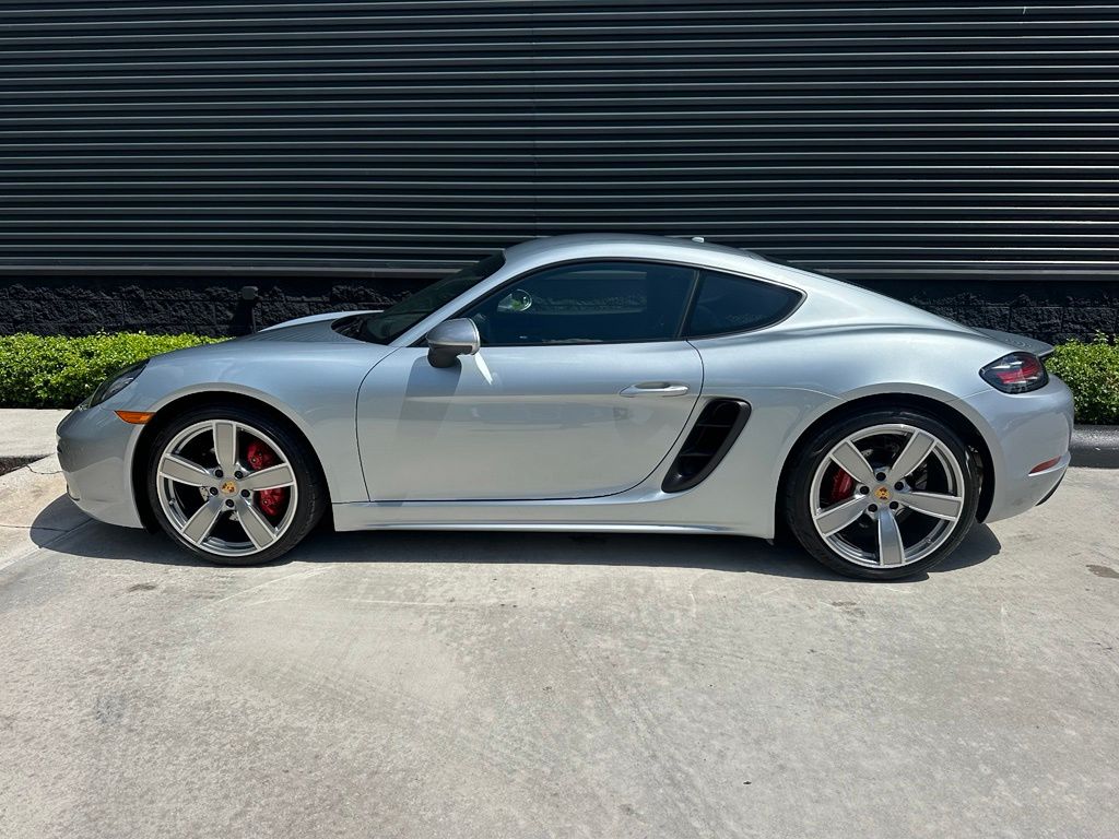 Thumbnail: 2022 Porsche 718 Cayman - 2