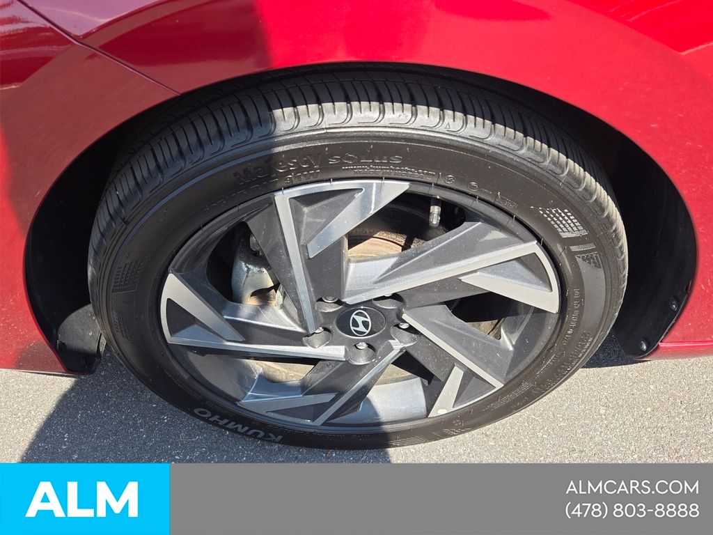 Used 2024 Red Hyundai SEL image 12