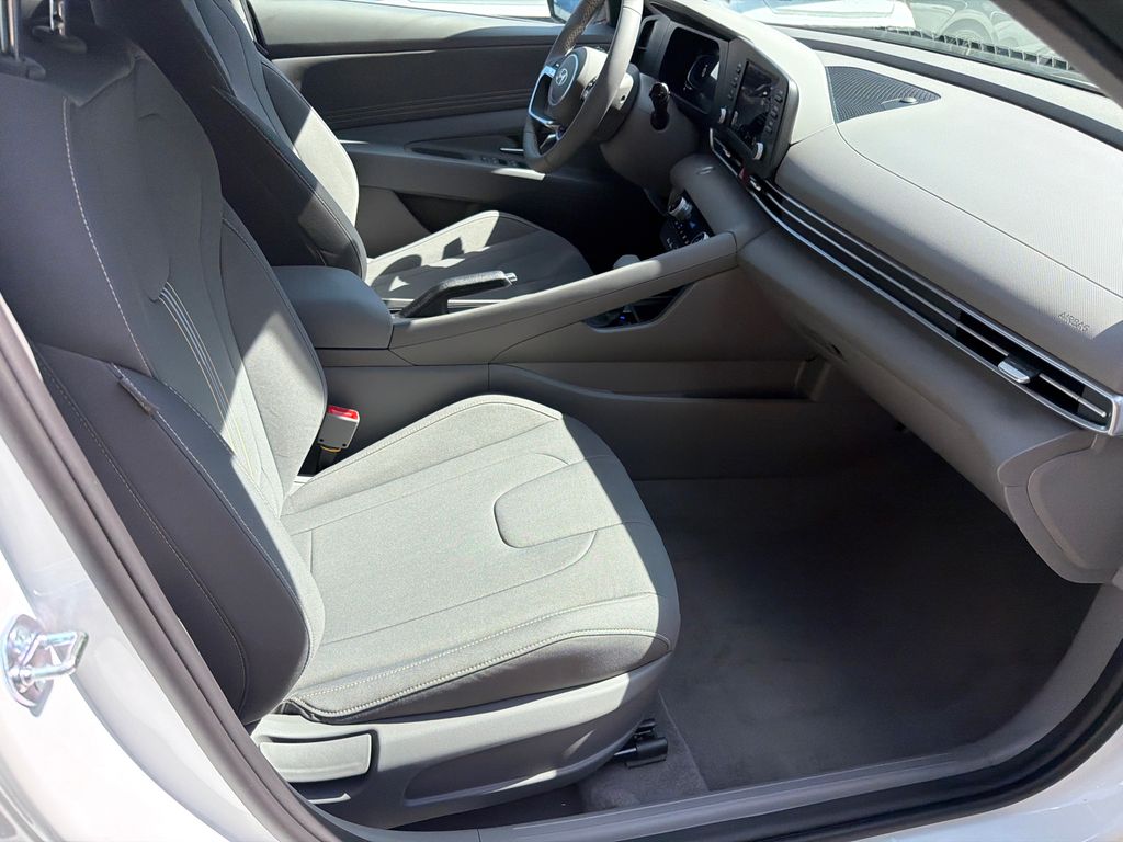 New 2026 White Hyundai SEL Sport image 14