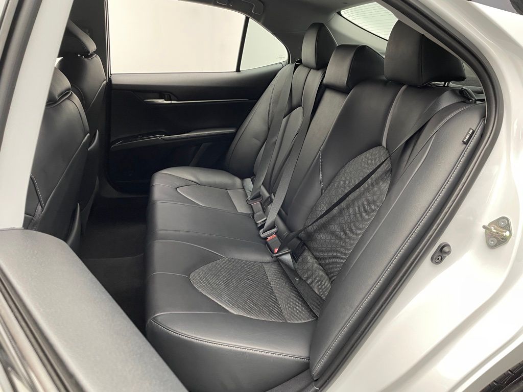 2019 Toyota Camry XSE 31