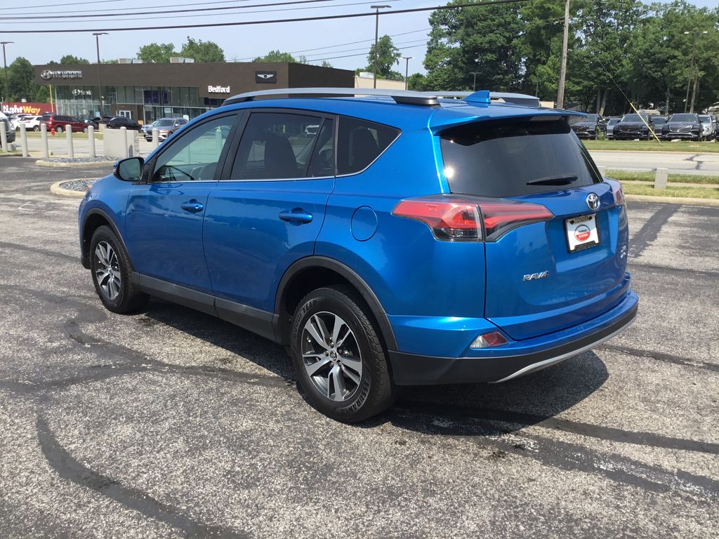 Thumbnail: 2018 Toyota RAV4 - 3
