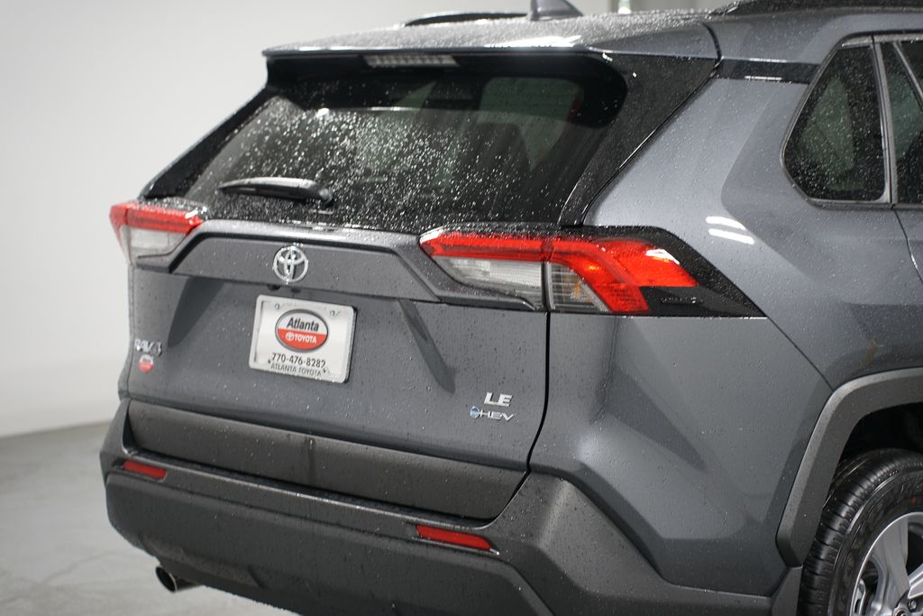 2025 Toyota RAV4 LE 9
