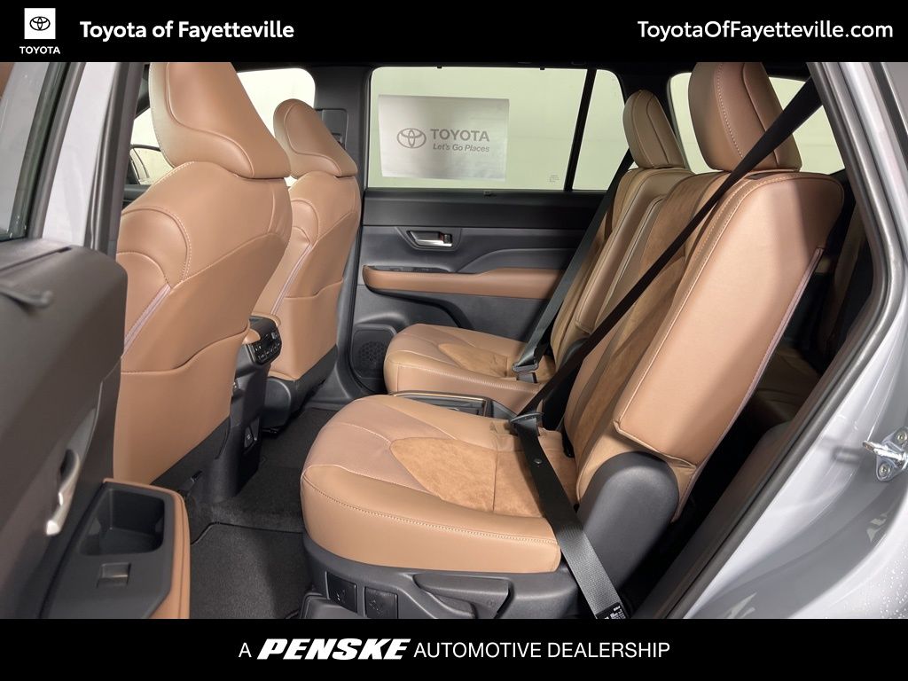 Thumbnail: 2026 Toyota Grand Highlander - 25