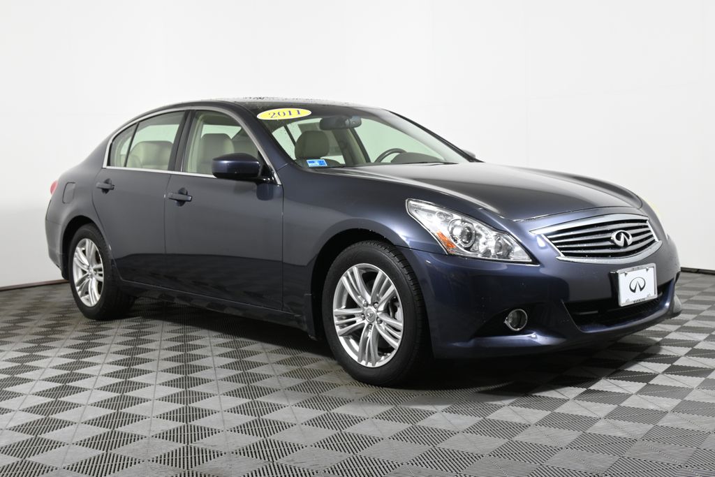 2011 INFINITI G37 X 8