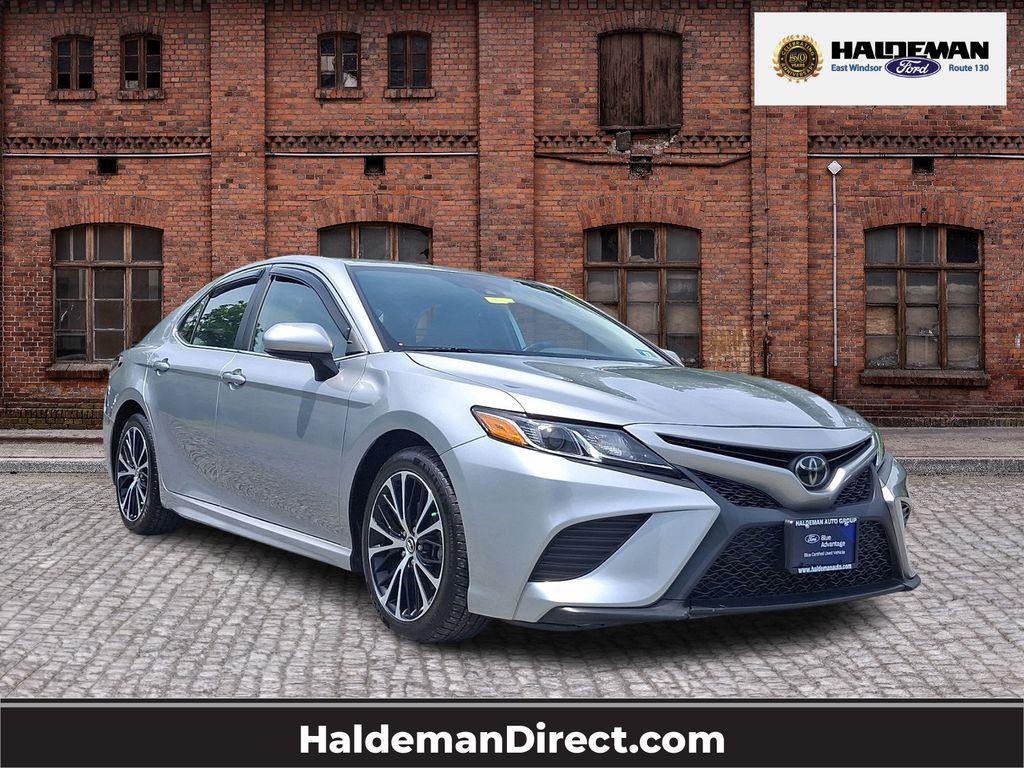 Celestial Silver Metallic 2020 Toyota Camry SE FWD Sedan Front-Wheel Drive 8-Speed Automatic
