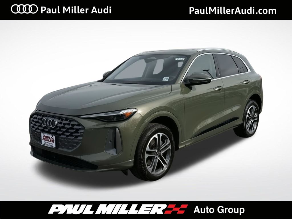 Green Metallic 2025 Audi Q5 quattro Premium Plus 40 TFSI SUV / Crossover All-Wheel Drive 7-Speed Automatic