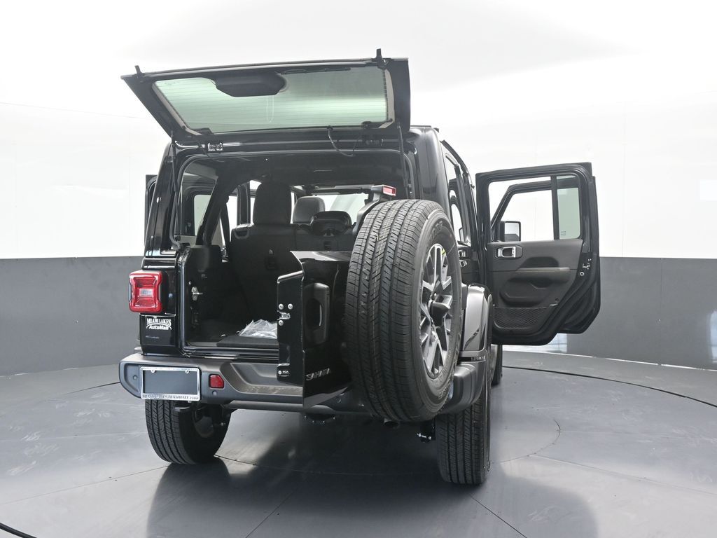 New 2026 Black Clearcoat Jeep Sahara image 72
