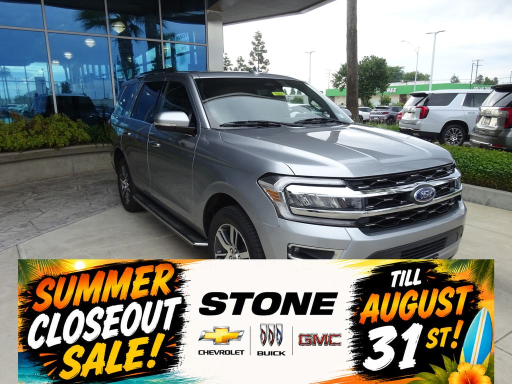 Iconic Silver Metallic 2022 Ford Expedition SUV / Crossover Four-Wheel Drive Automatic