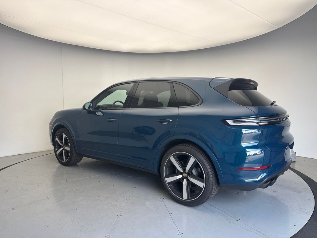 Thumbnail: 2025 Porsche Cayenne - 3