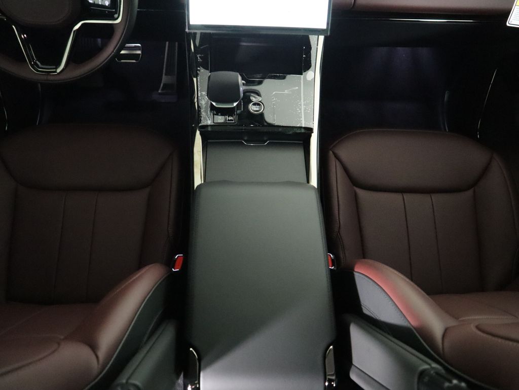 Thumbnail: 2025 Land Rover Range Rover Sport - 18