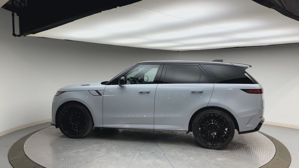 Thumbnail: 2026 Land Rover Range Rover Sport - 5