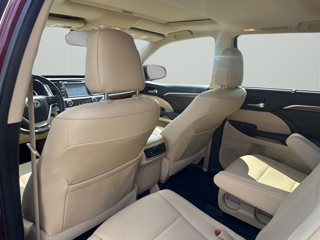 Used Car 2018 Toyota Highlander  Limited For Sale Under $30,000 In Austin, Texas