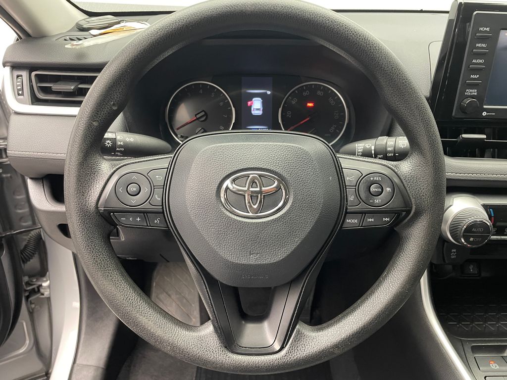 2022 Toyota RAV4 XLE 21