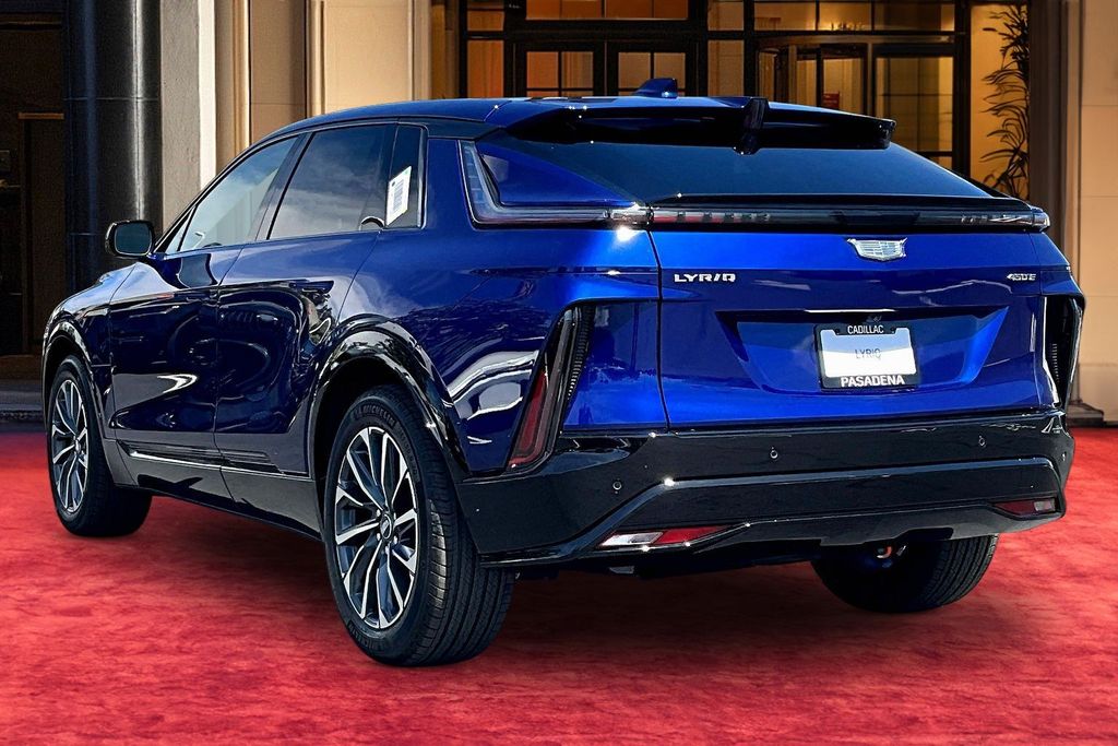 View vehicle photo 4