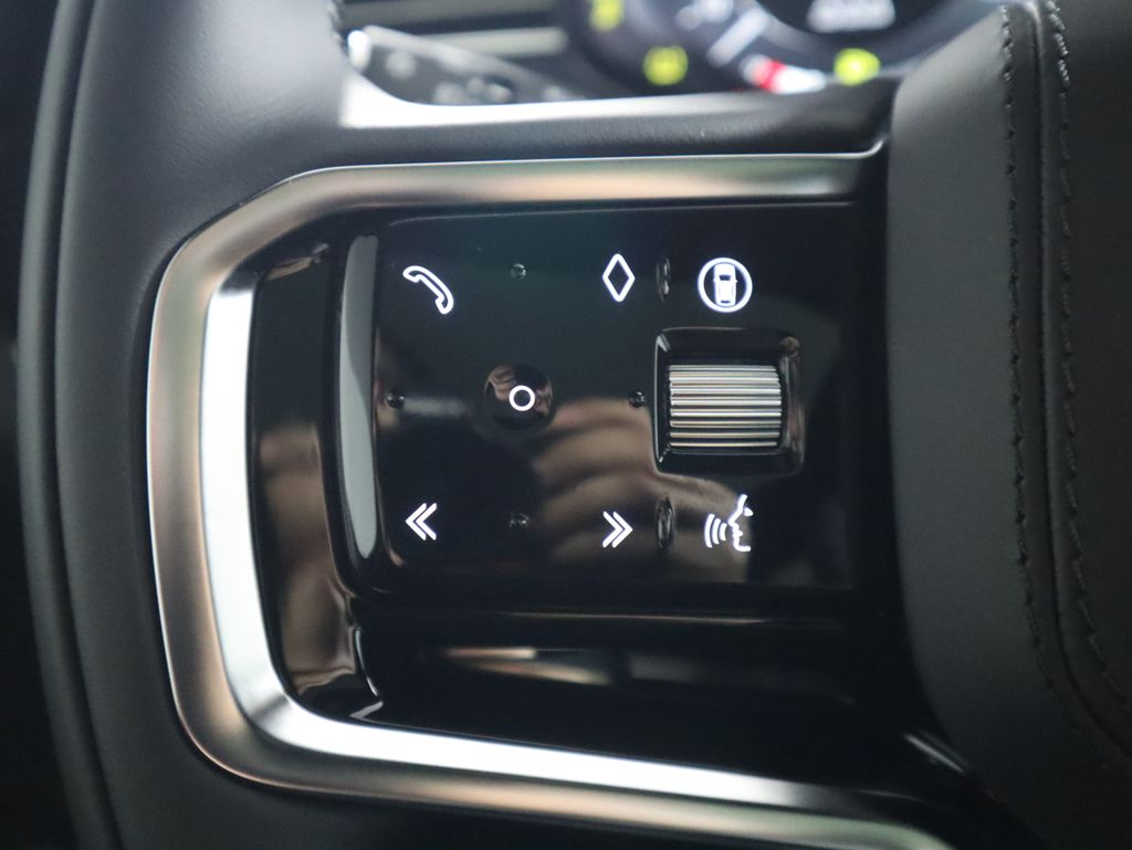 Thumbnail: 2026 Land Rover Range Rover Sport - 11