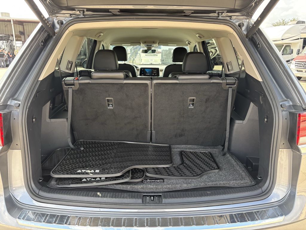 2024 Volkswagen Atlas 2.0T SE w/Technology Gray at AutoSavvy Houston Southwest