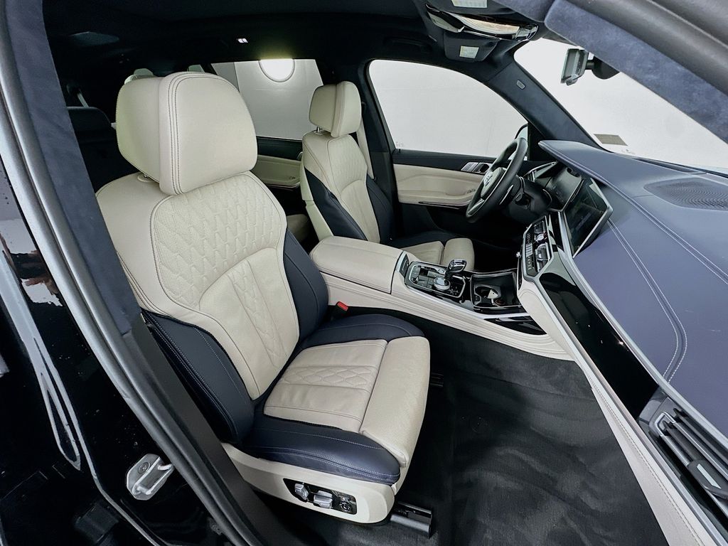 2022 BMW X7 xDrive40i 30