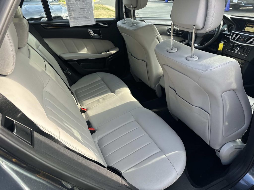 Thumbnail: 2011 Mercedes-Benz E-Class - 25