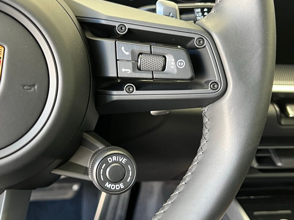 Thumbnail: 2024 Porsche 911 - 9