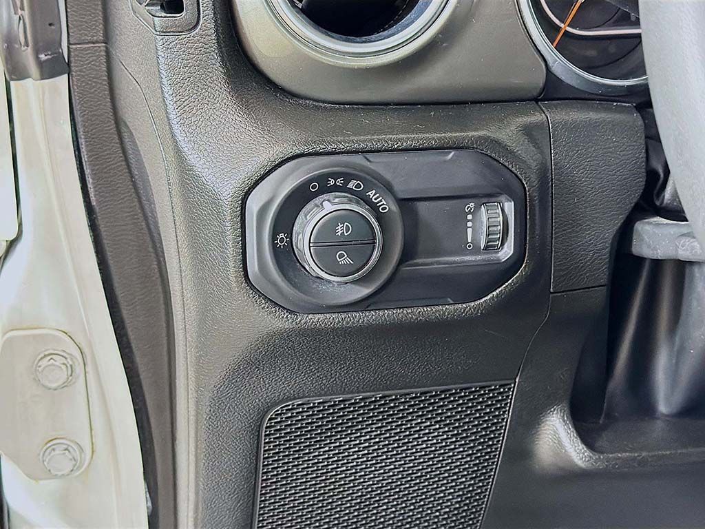 Used 2023 White Jeep Overland image 29