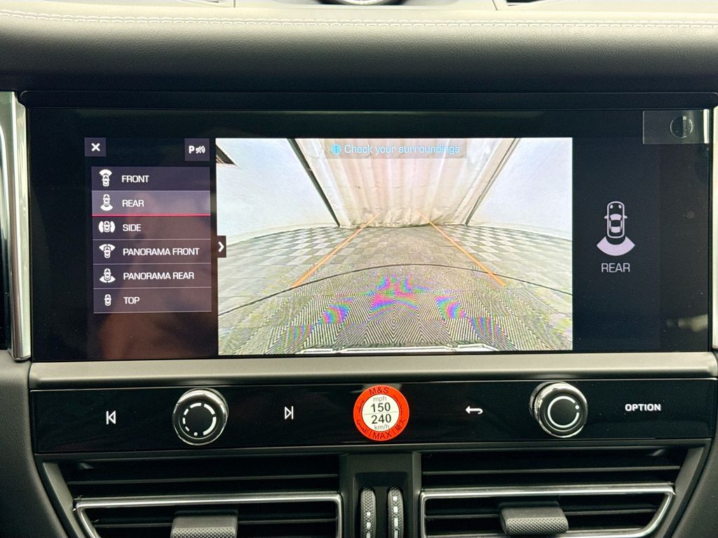 Thumbnail: 2026 Porsche Macan - 18