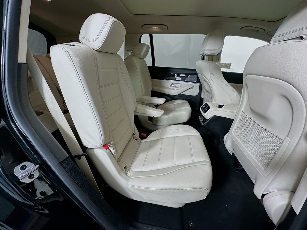 Thumbnail: 2022 Mercedes-Benz GLS - 29