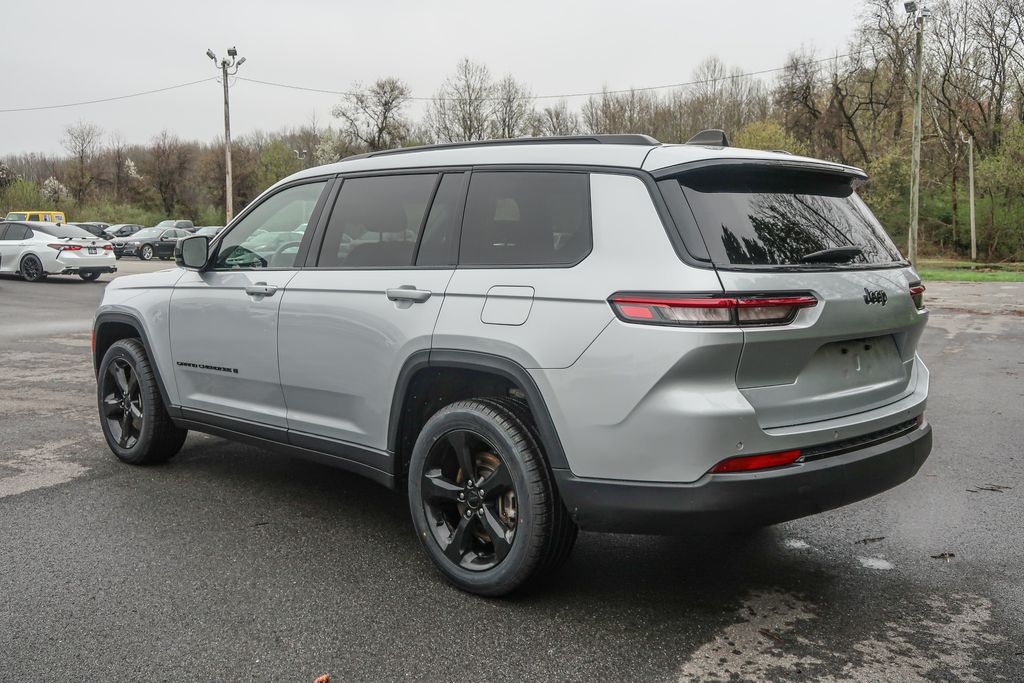 2023 Jeep Grand Cherokee L Altitude 4x2