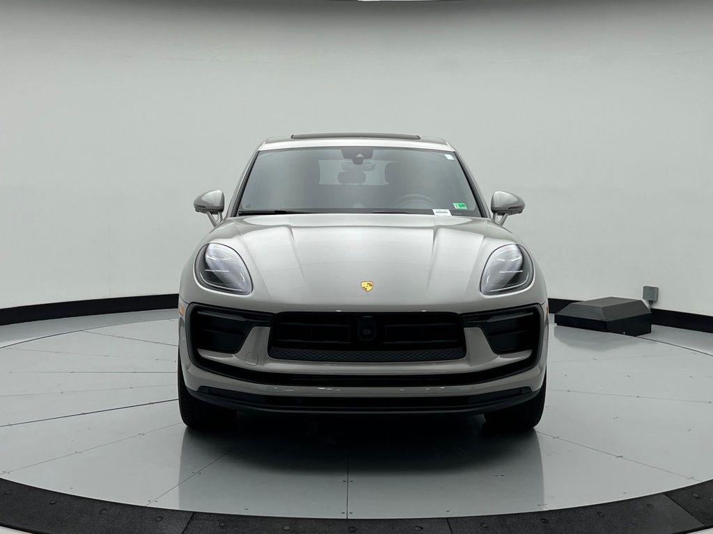 Thumbnail: 2025 Porsche Macan - 6