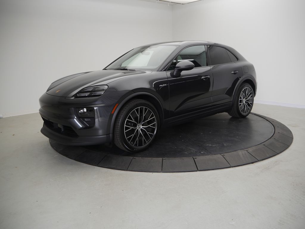 Thumbnail: 2026 Porsche Macan - 1