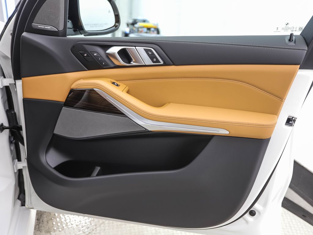 Thumbnail: 2026 BMW X5 - 30