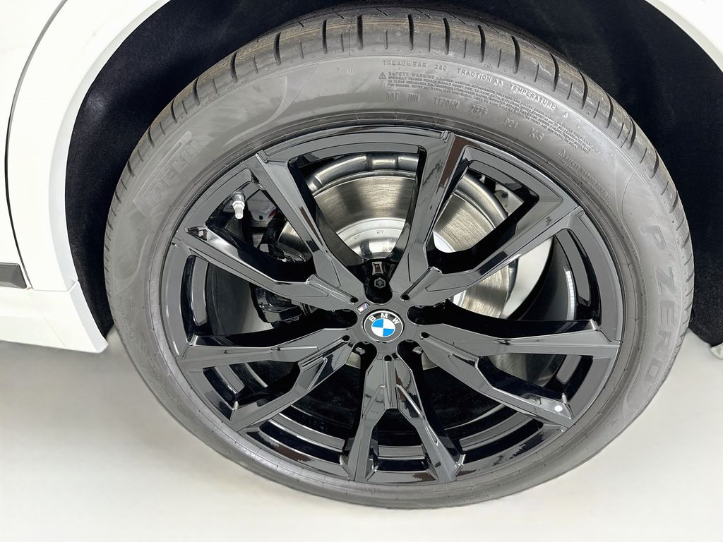 Thumbnail: 2027 BMW X7 - 31