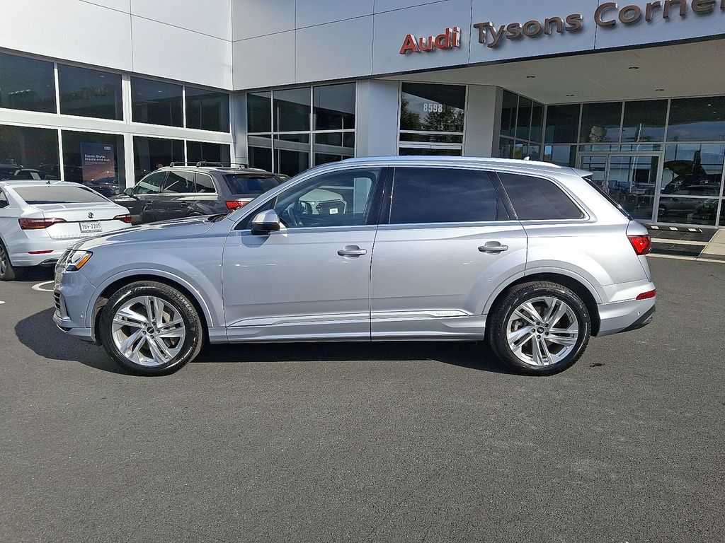 Thumbnail: 2022 Audi Q7 - 7