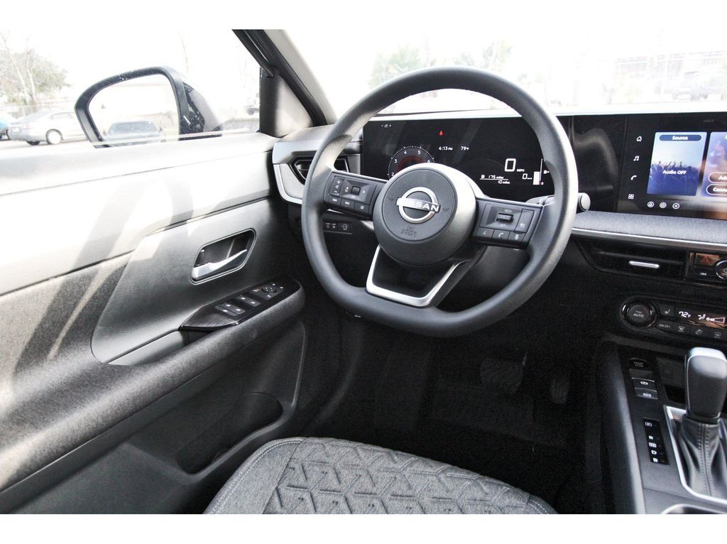 2026 Nissan Kicks SV - 7