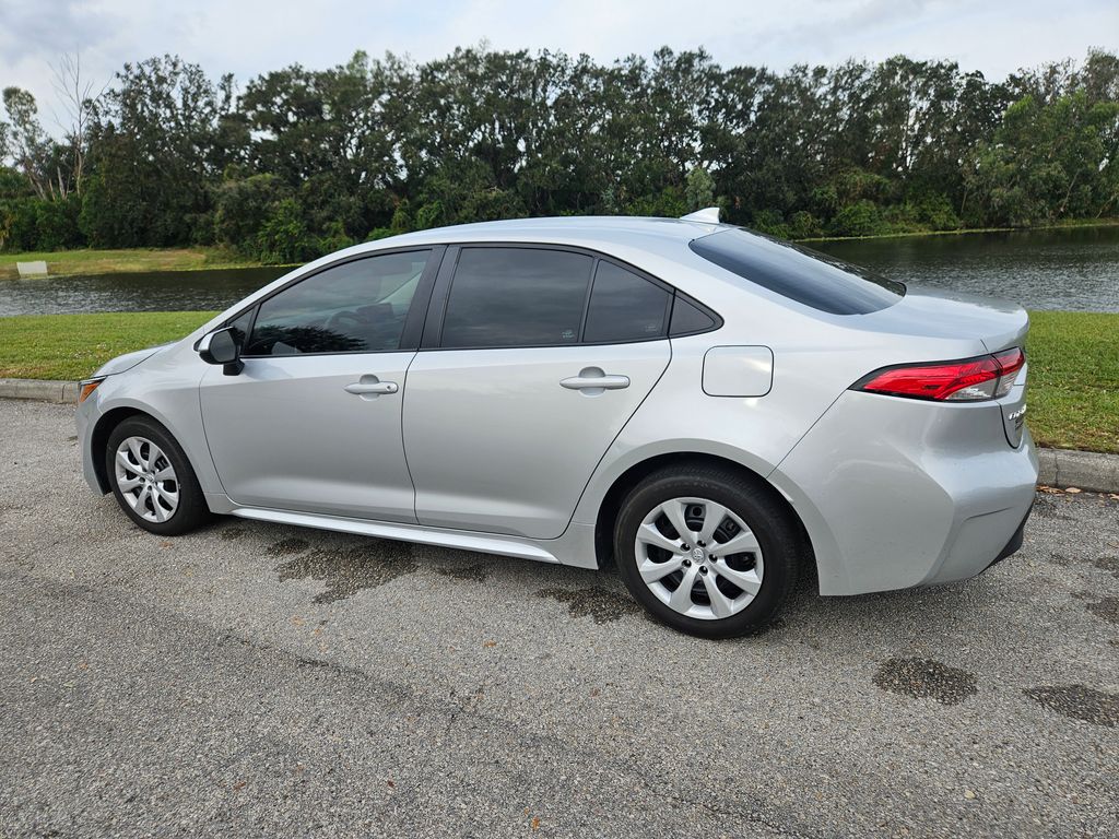 2023 Toyota Corolla LE 3