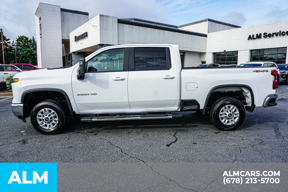Used 2025 White Chevrolet LT image 7