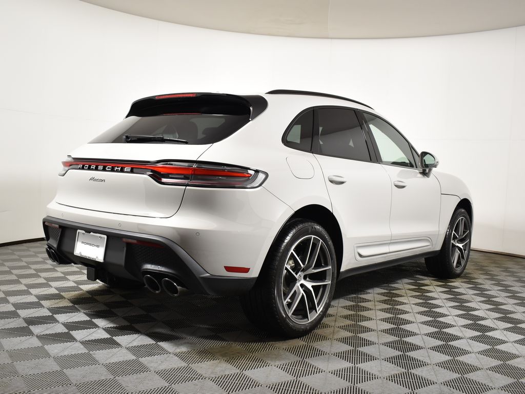 Thumbnail: 2026 Porsche Macan - 7