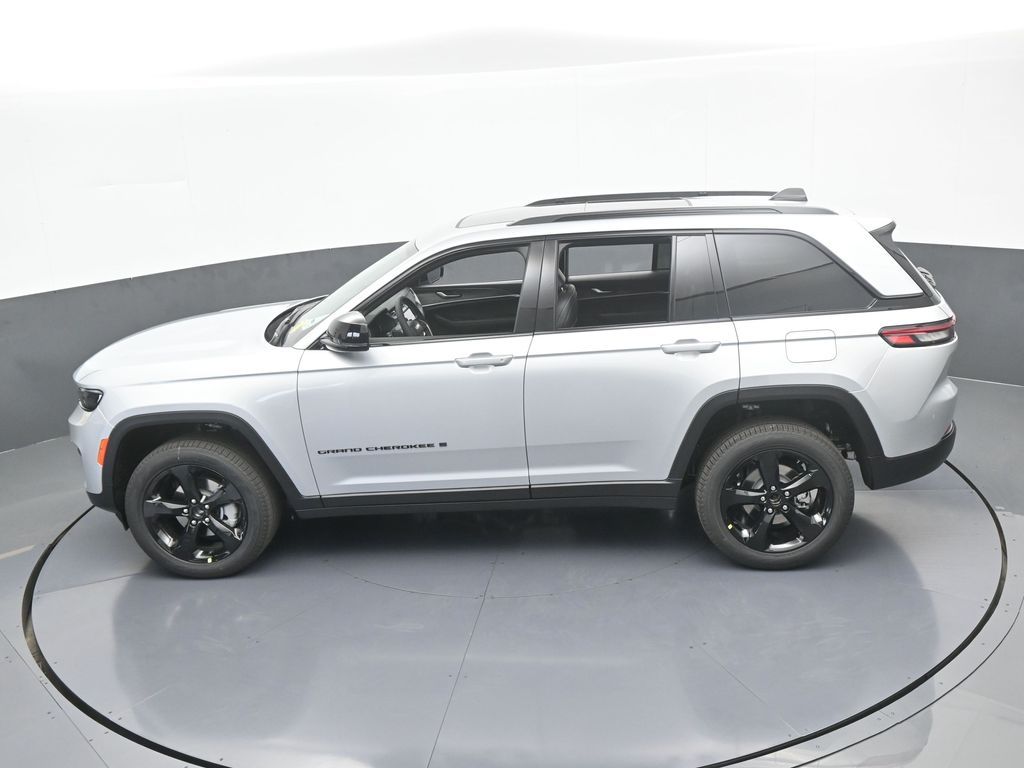 New 2025 Silver Zynith Jeep Limited image 43