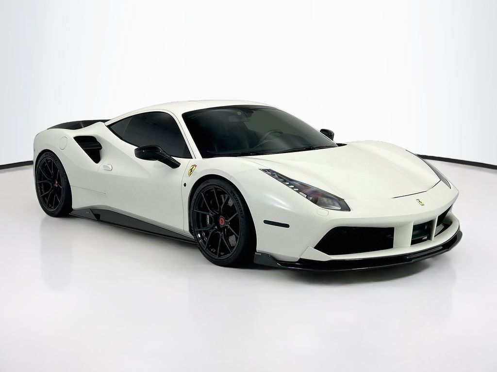 Used 2018 Bianco Avus Ferrari  image 3