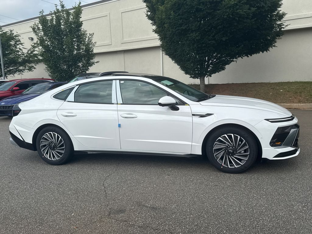 2025 Hyundai Sonata Hybrid Limited photo 3