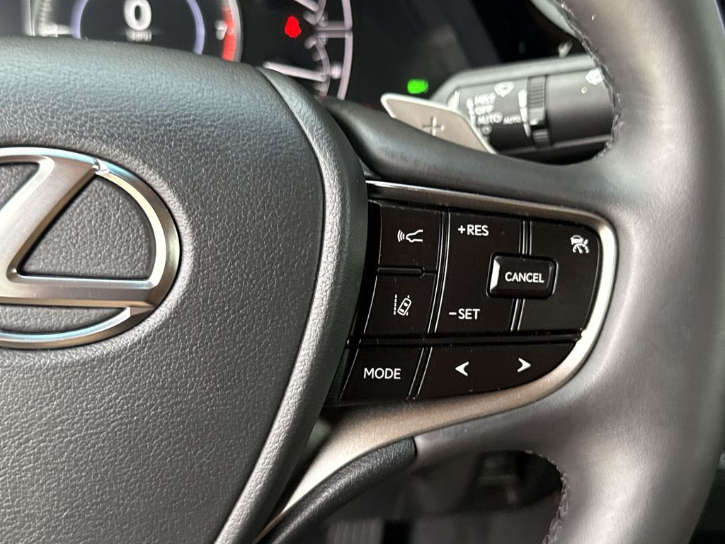 Thumbnail: 2025 Lexus ES - 27